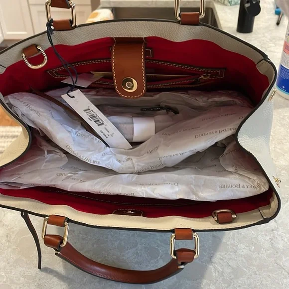 Dooney and Bourke medium shopper tote BNWT - Picture 4 of 8